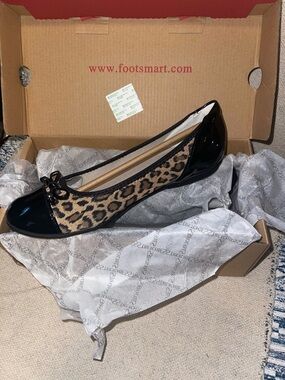 Stretchies Claire Flat Leopard Print - Size 8.5